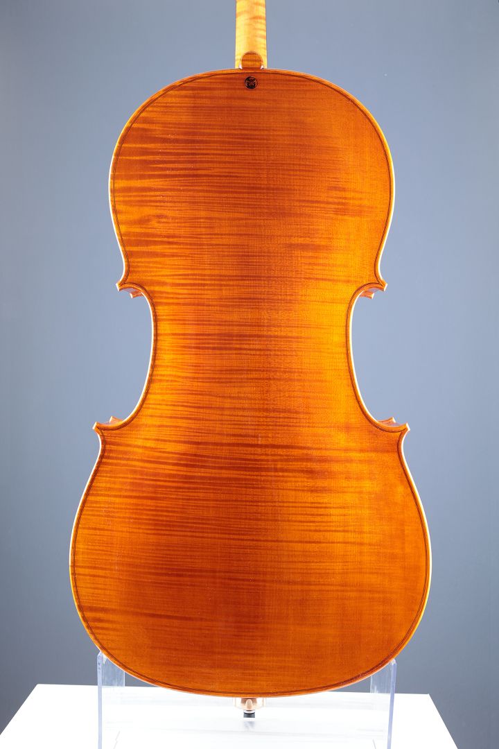 Leonhardt Rainer W. - Mittenwald Anno 2025 - Goldener Gigant - C-419